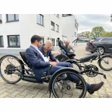 Kaweh-Mansoori-bei-hp-velotechnik-trike